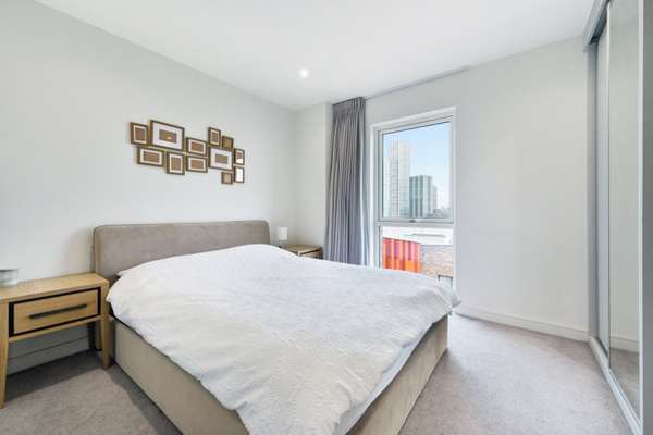 Flat Ovex Close in Greater London