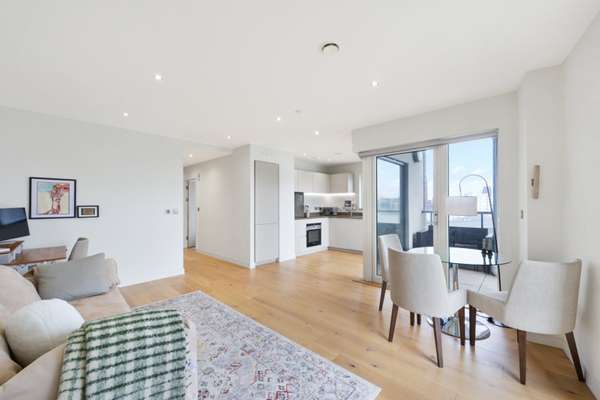 Flat Ovex Close in Greater London