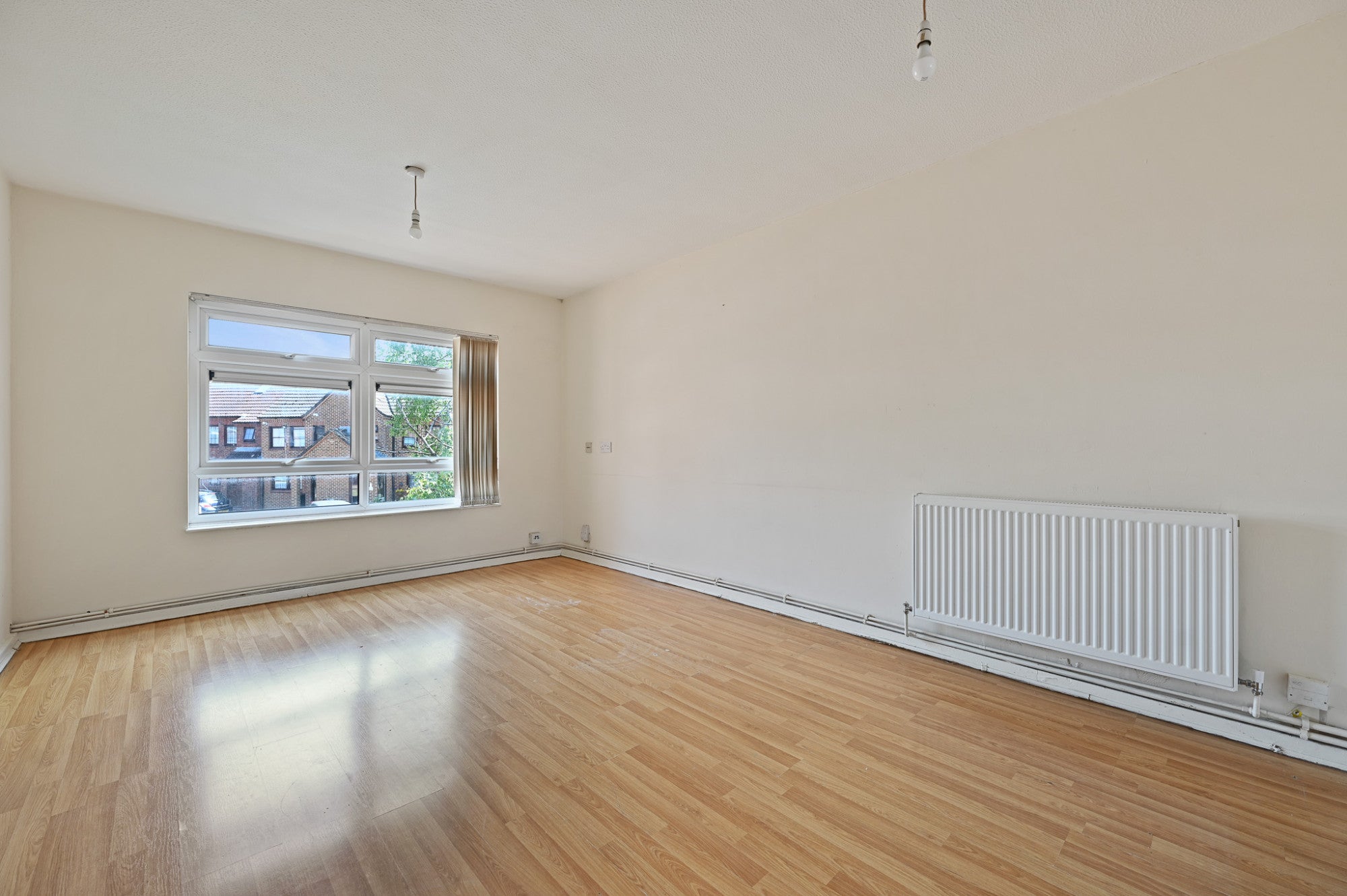 Flat Oban Court in Slough