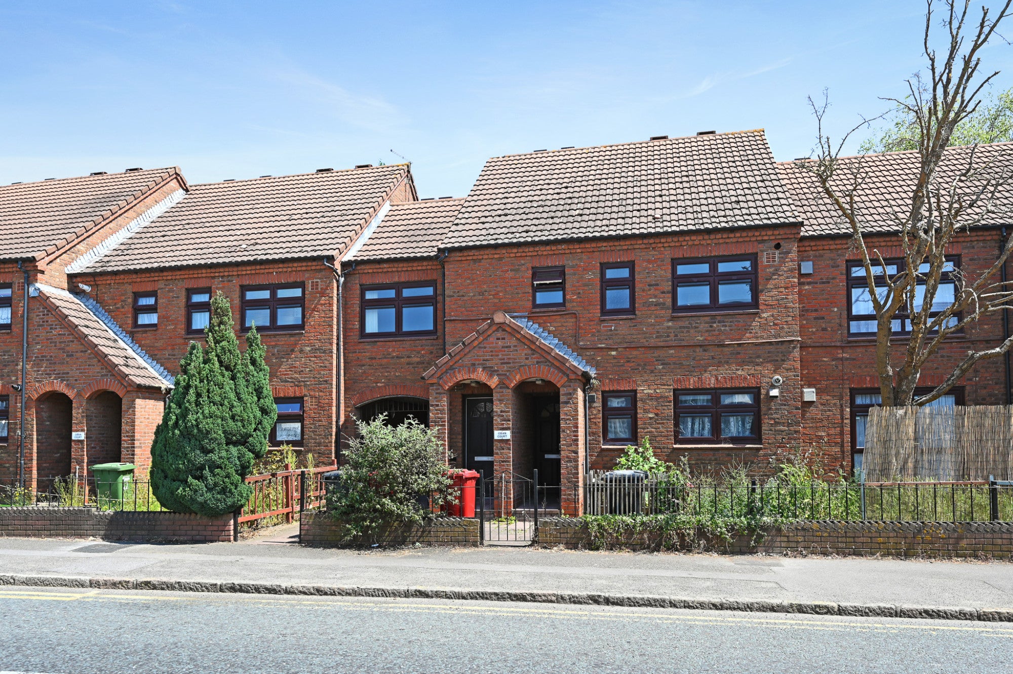 Flat Oban Court in Slough