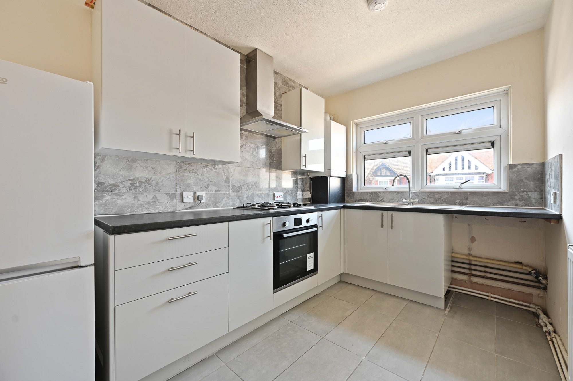Flat Oban Court in Slough