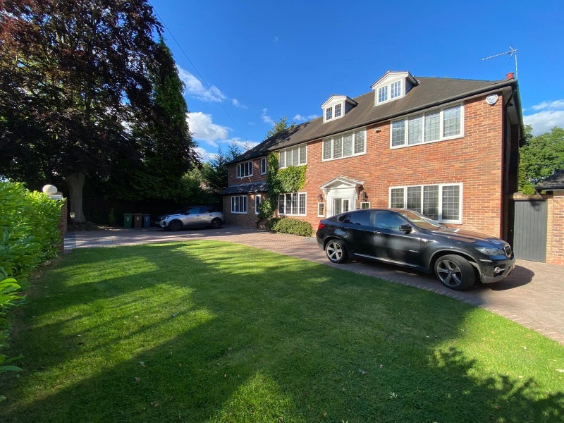 Flat Browns Lane in Metropolitan Borough of Solihull