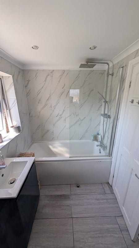 Room Leveret Close in Greater London