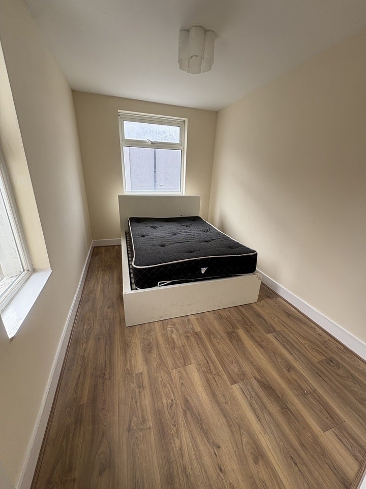 Flat Aldborough Road South in Greater London