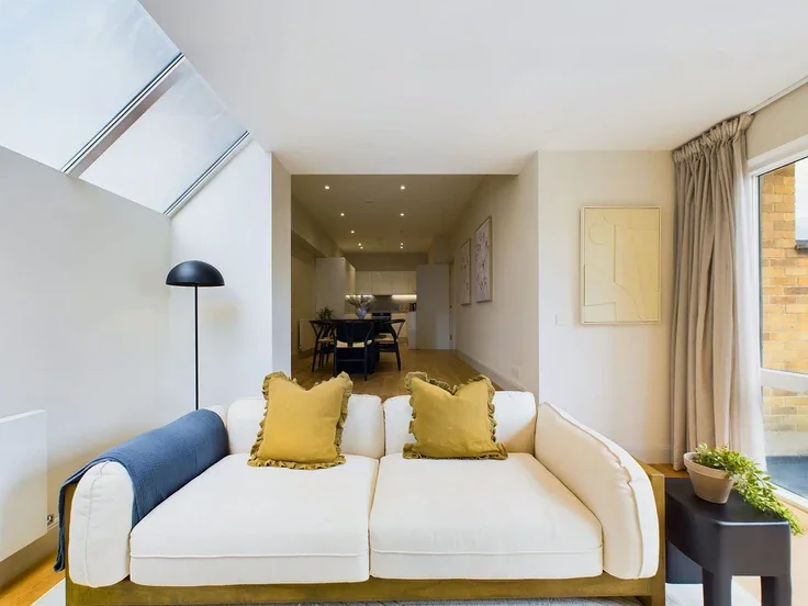 Flat St. Pancras Way in Greater London