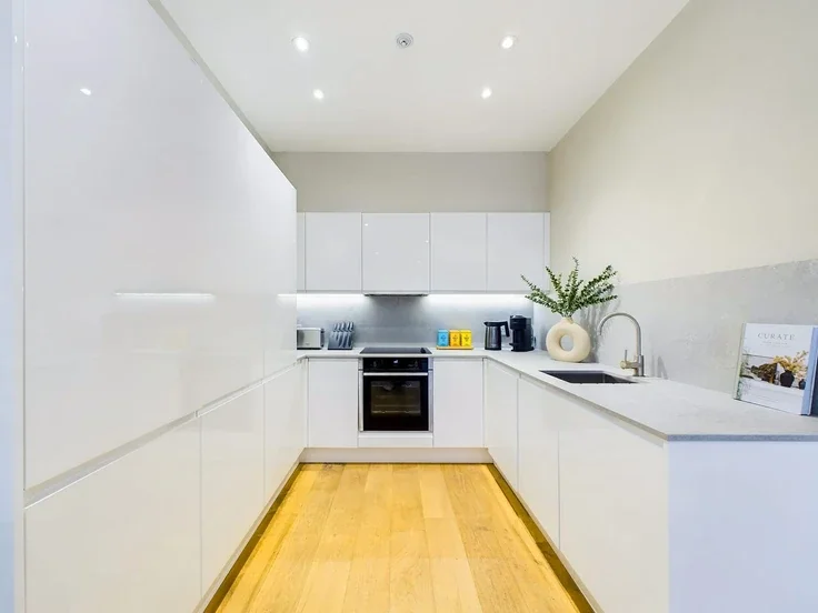 Flat St. Pancras Way in Greater London