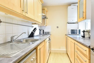 Flat Trinity Road in Greater London