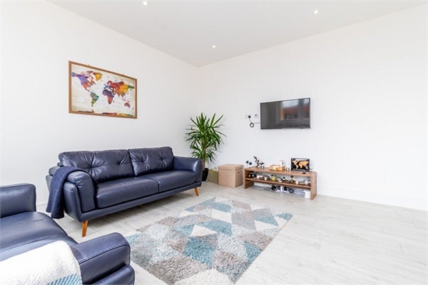 Flat London Road in Borough of Spelthorne
