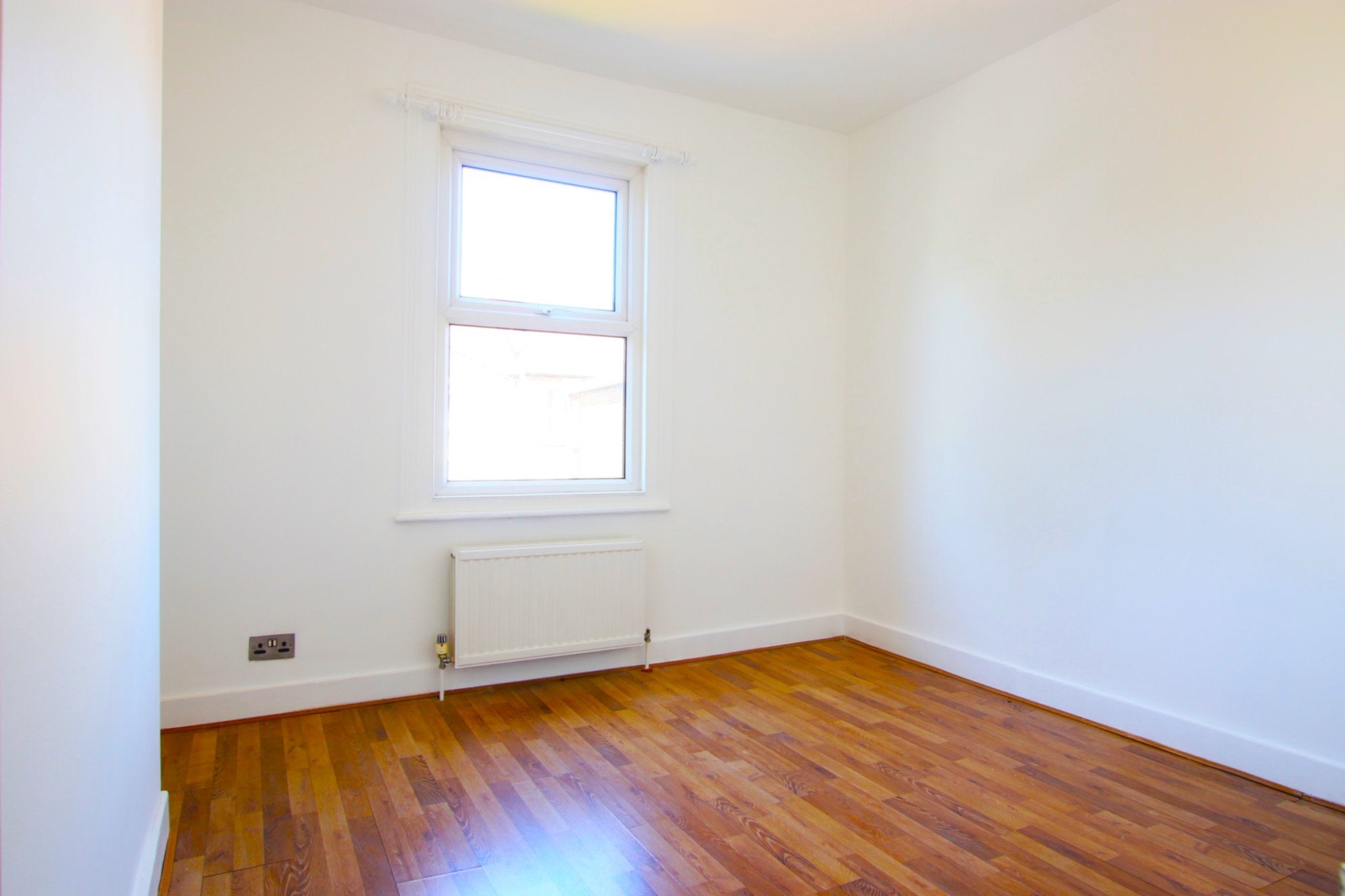 Flat Nova Road in Greater London