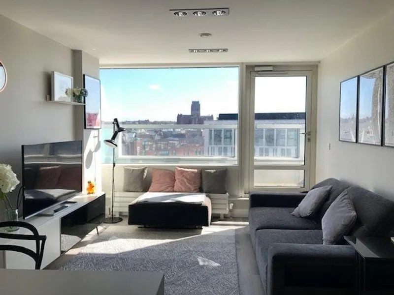 Flat Canning Place in Liverpool
