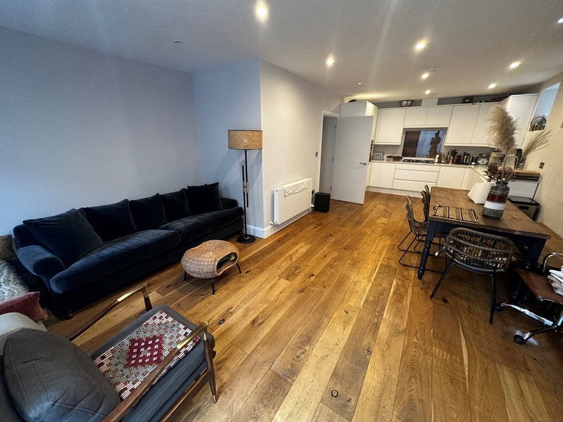 Room Bayston Road in Greater London