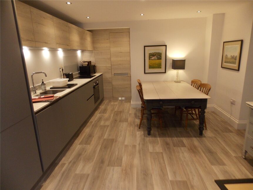 Flat Chewton Close in Keynsham