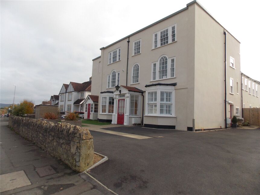Flat Chewton Close in Keynsham