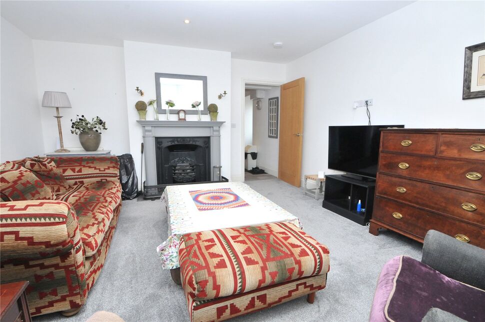 Flat Chewton Close in Keynsham