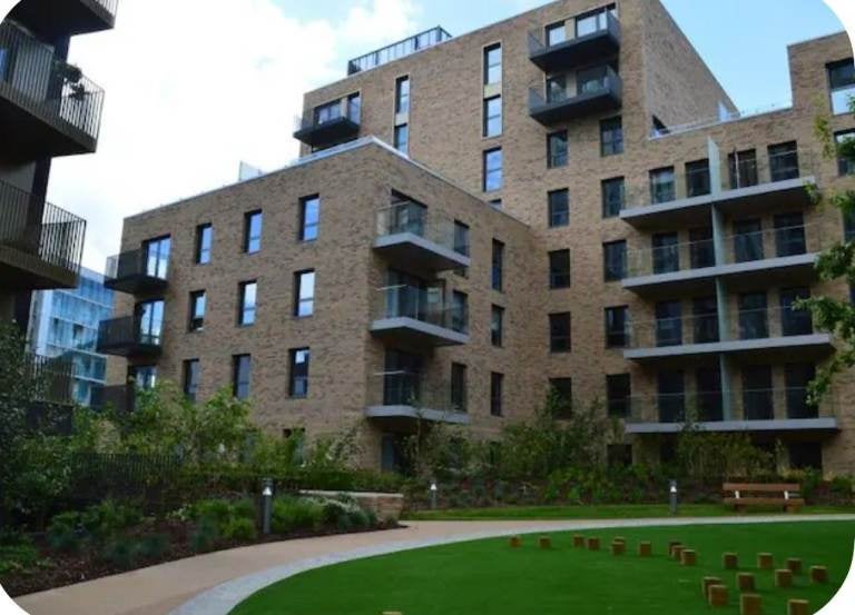 Flat Empire Way in Greater London