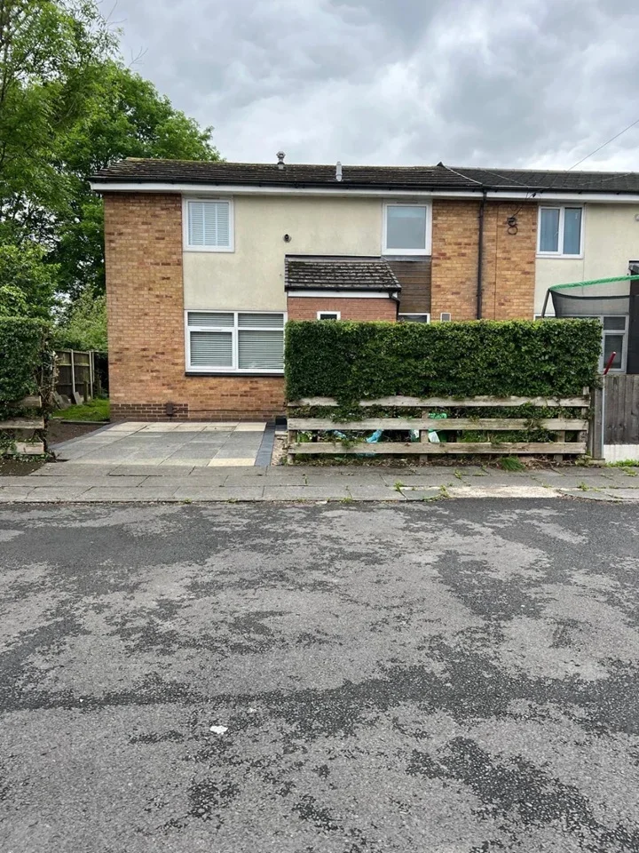 House Haydock Avenue in Trafford