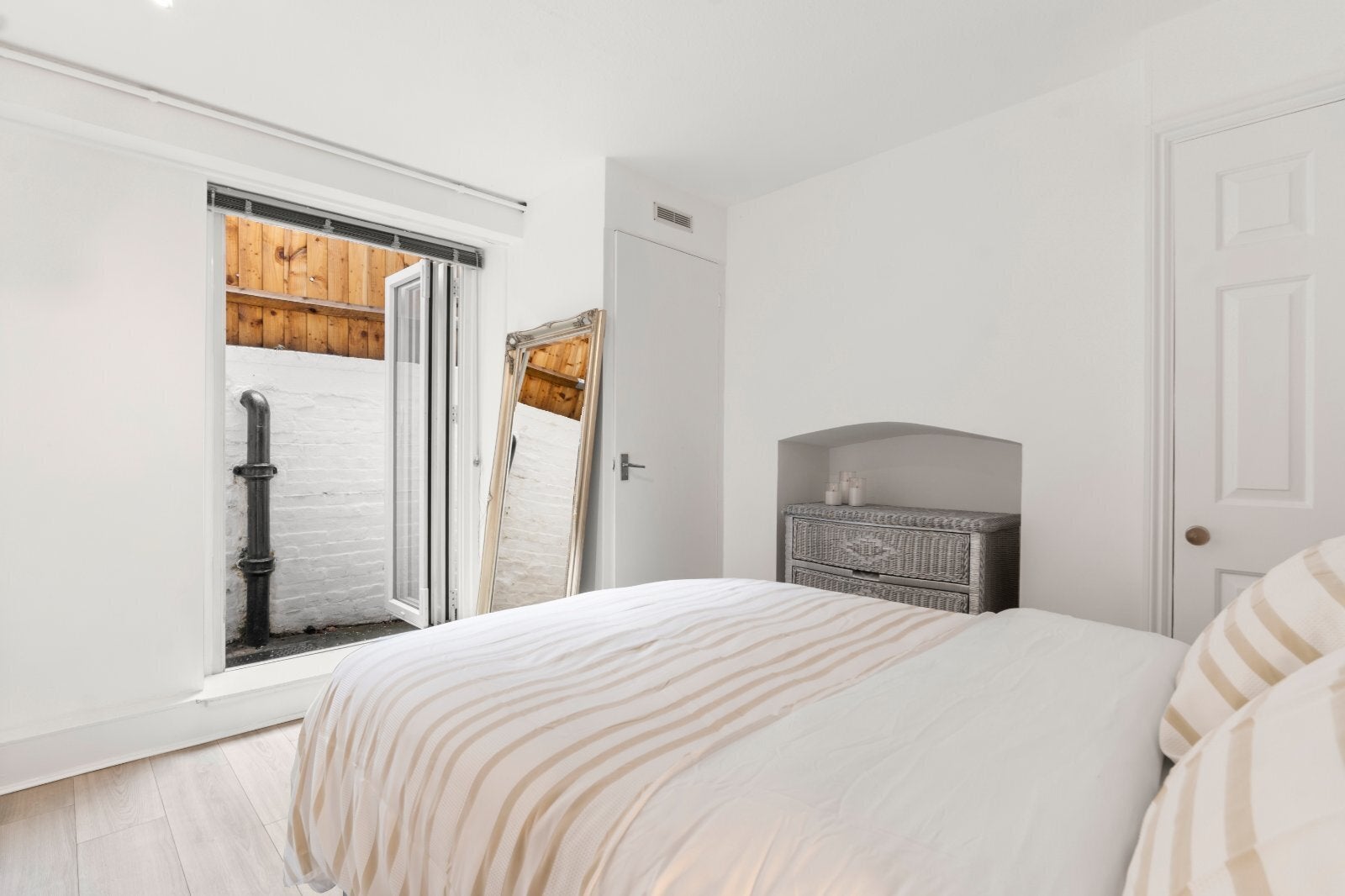 Flat Canonbury Road in Greater London