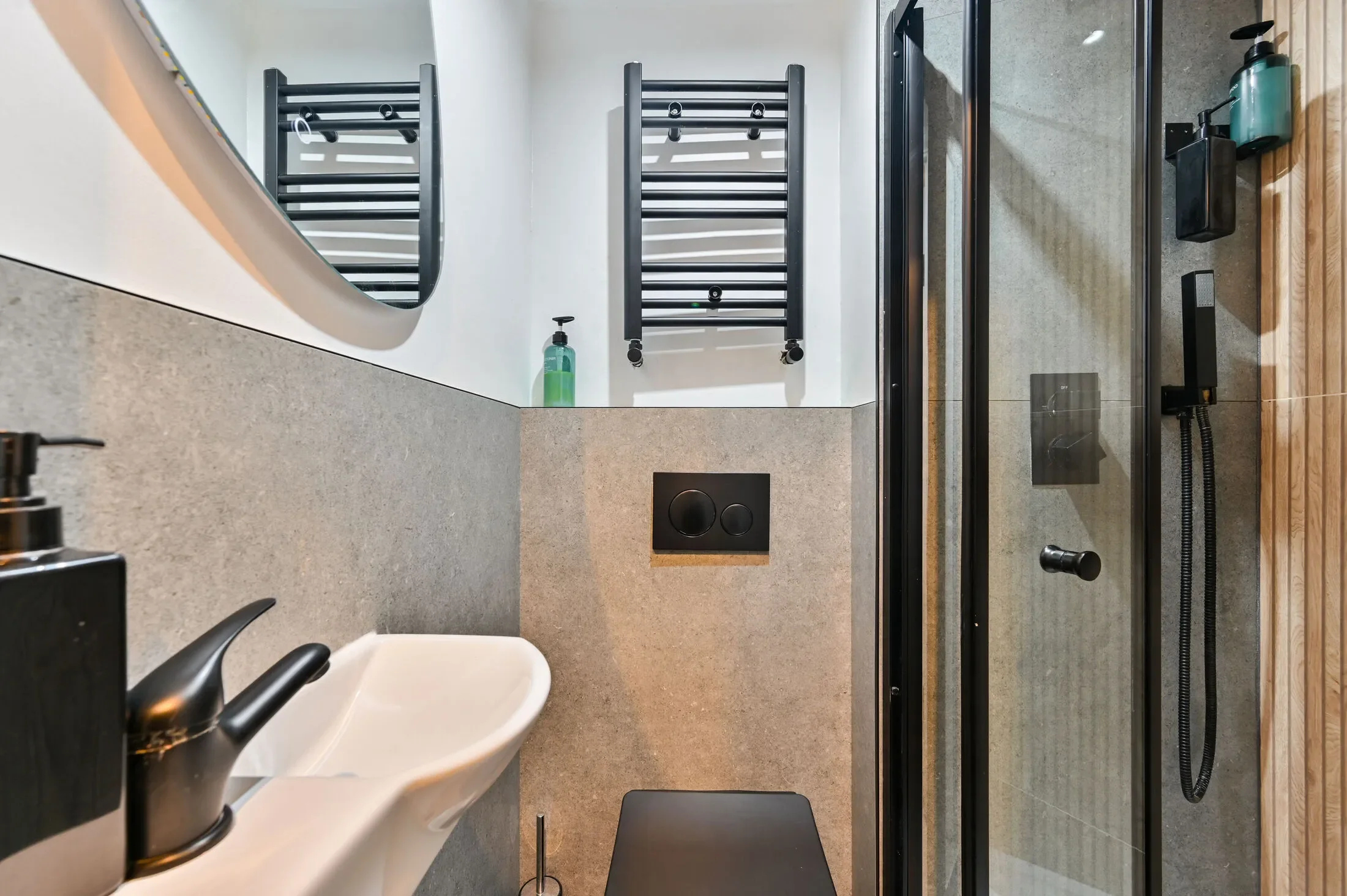 Flat Fairholme Road in Greater London
