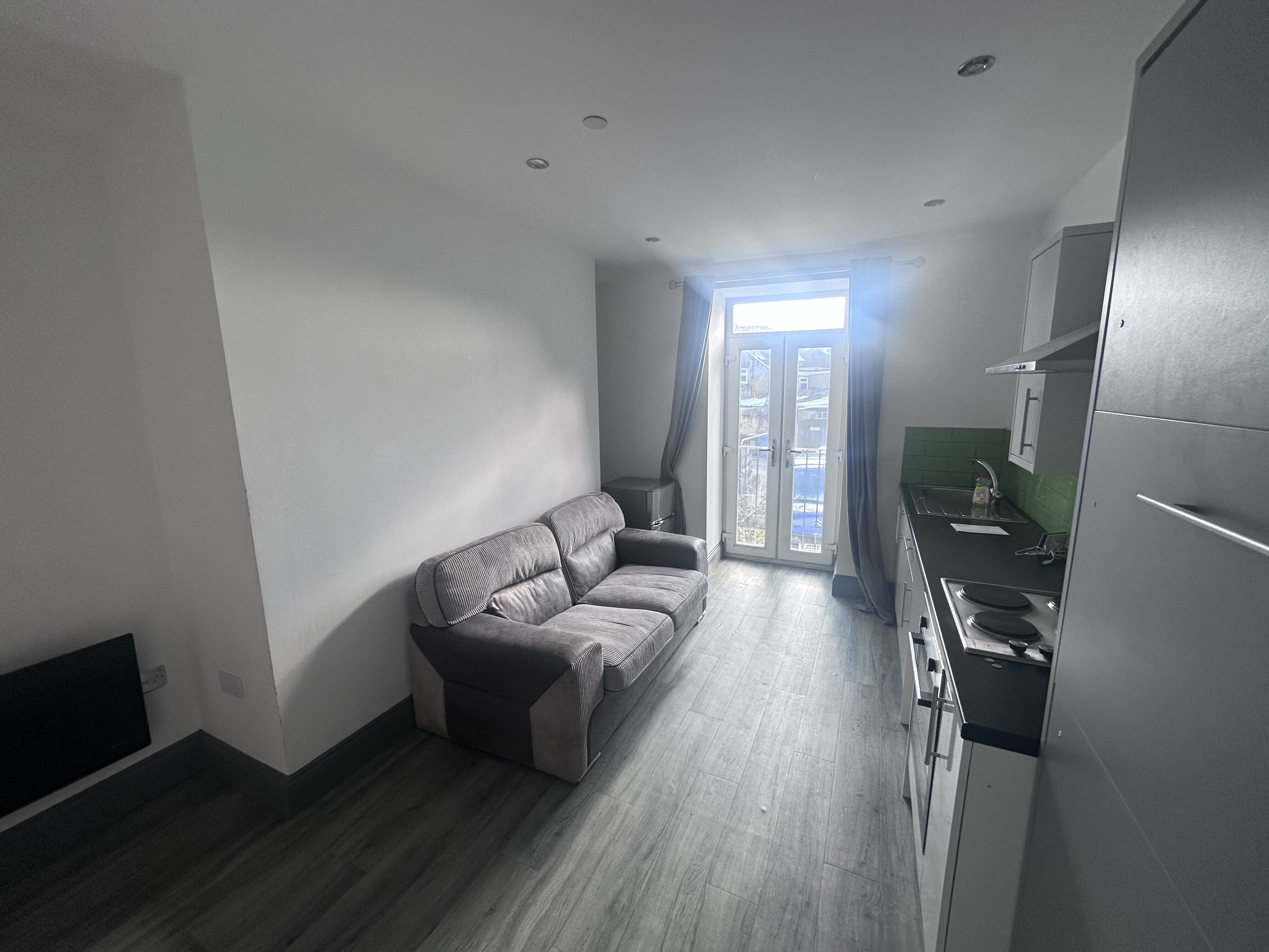 Flat Walter Road in Swansea
