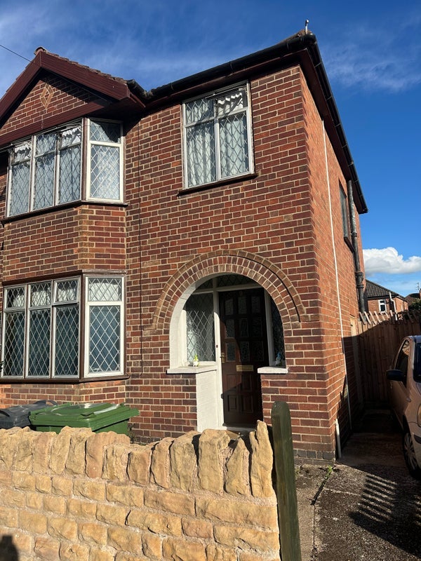 Room Holmfield Avenue in Charnwood