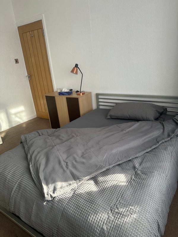 Room Holmfield Avenue in Charnwood
