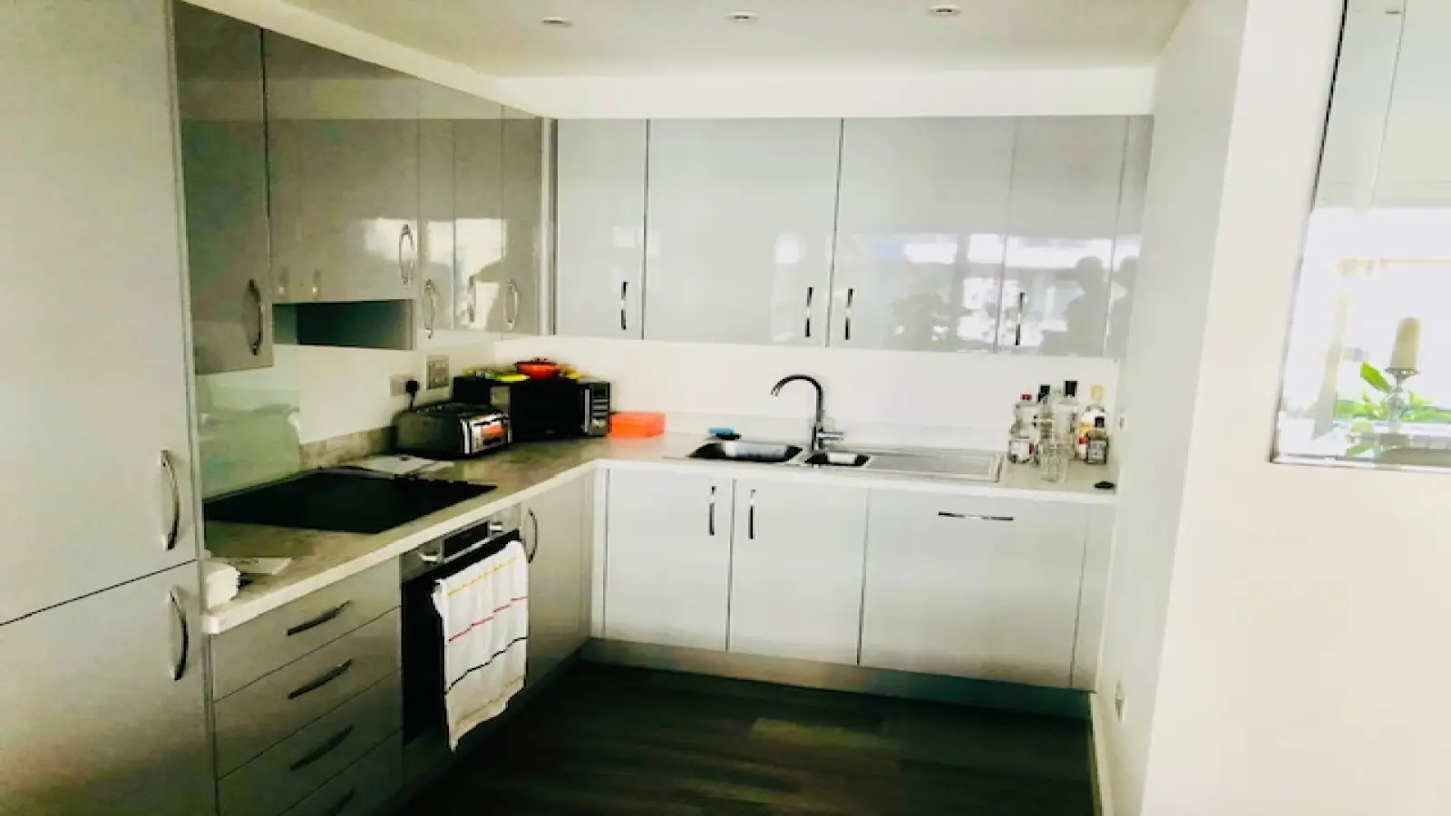 Flat Abbeville Road in Greater London