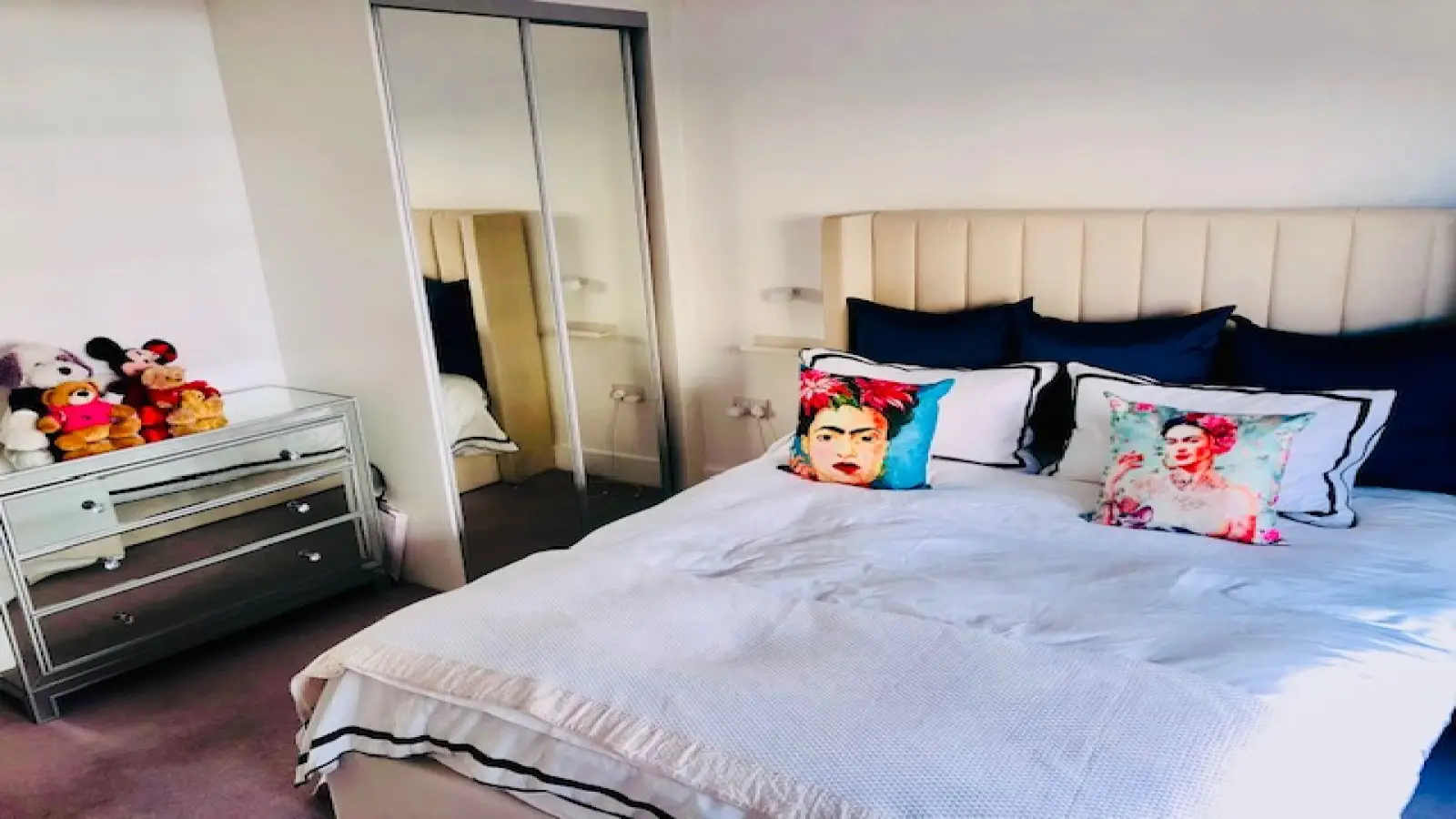 Flat Abbeville Road in Greater London