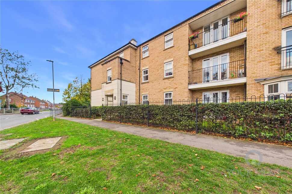 Flat Alchester Court in Towcester