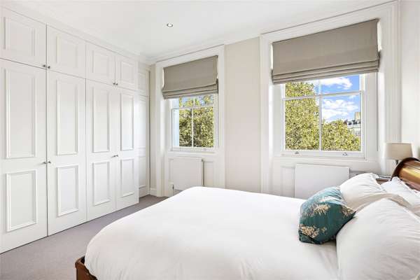 Flat Cranley Mews in Greater London