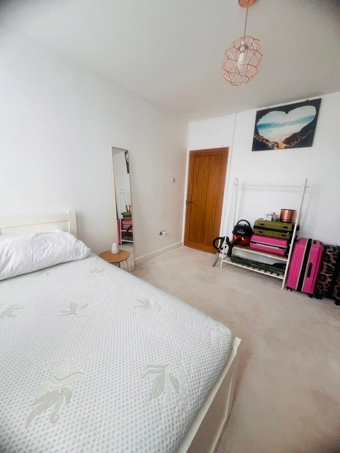 Room Sumner Street in Greater London