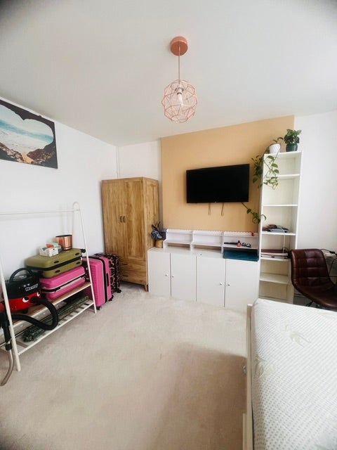 Room Sumner Street in Greater London