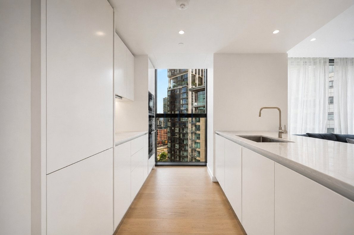 Flat Burdett Road in Greater London