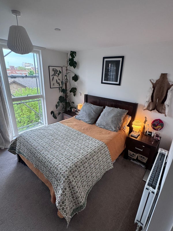 Room Laburnum Street in Greater London