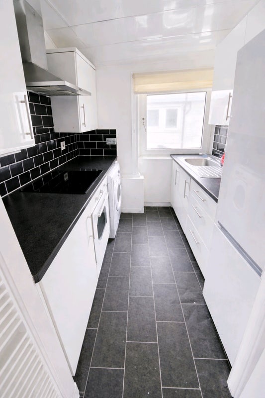 Room Montford Avenue in Glasgow
