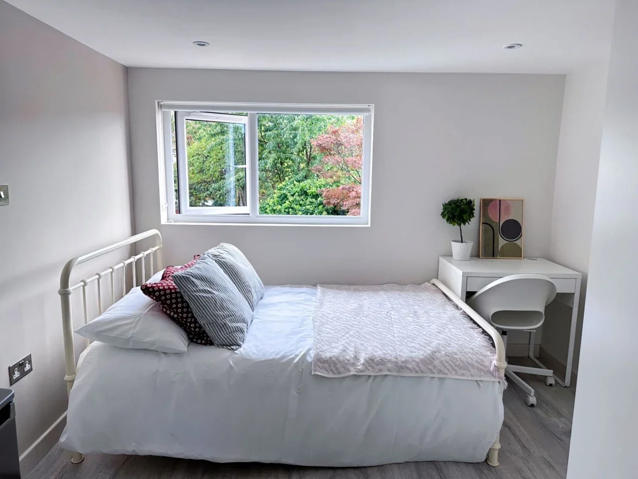Flat Ernest Street in Greater London