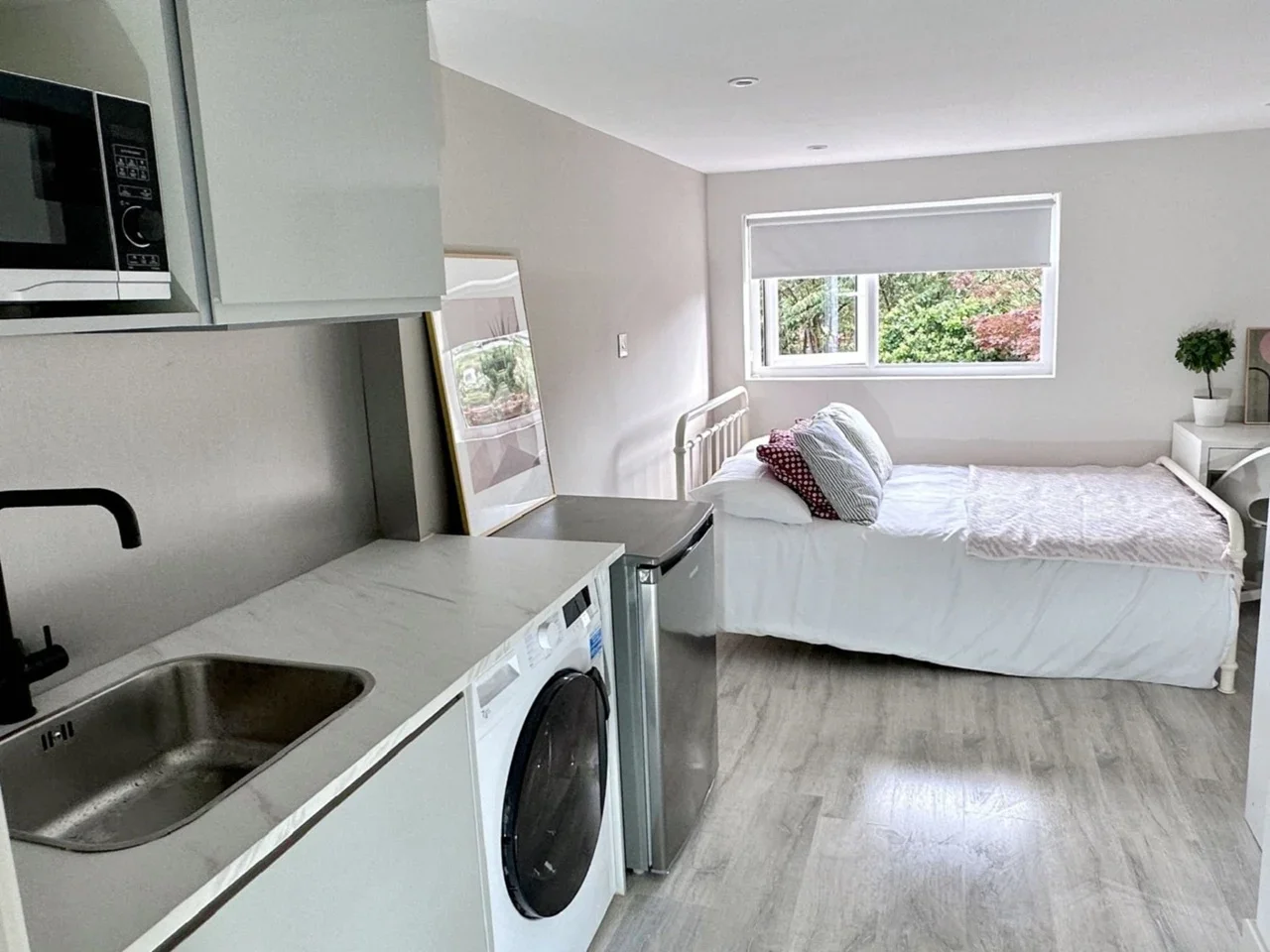 Flat Ernest Street in Greater London