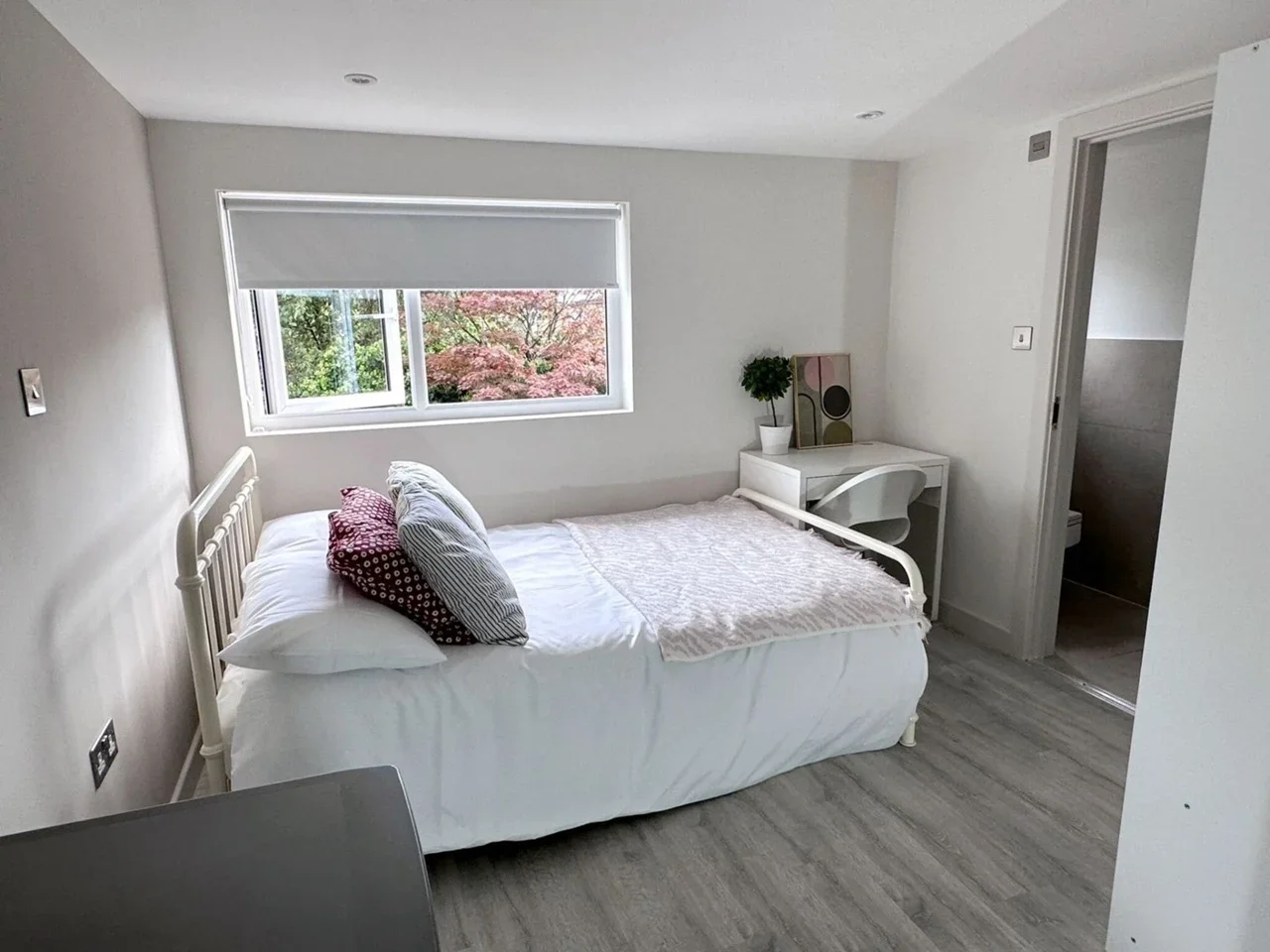 Flat Ernest Street in Greater London