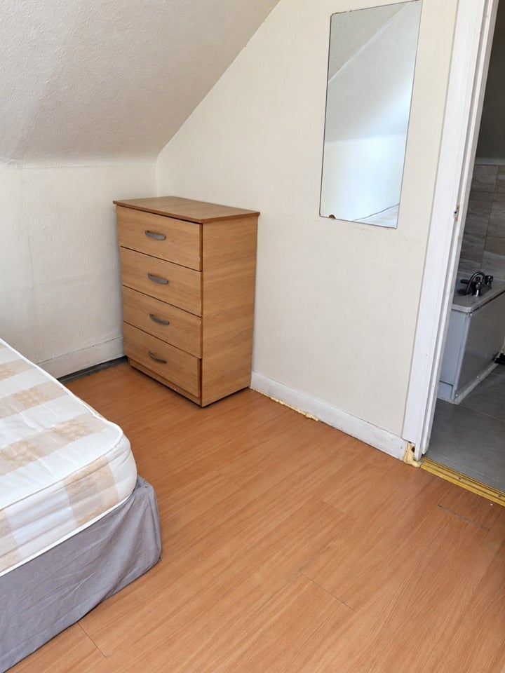 Flat Harefield Mews in Greater London