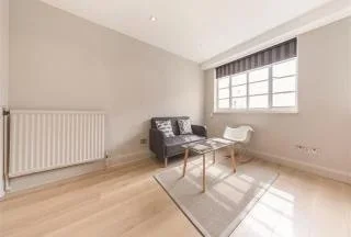 Flat Sloane Avenue in Greater London