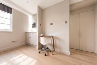 Flat Sloane Avenue in Greater London
