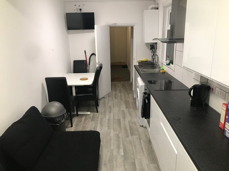 Room Welland Street in Leicester