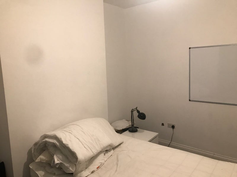 Room Welland Street in Leicester