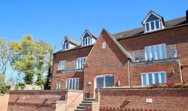 Flat Lawrence Mews in Rushcliffe