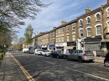 Flat High Street in Greater London