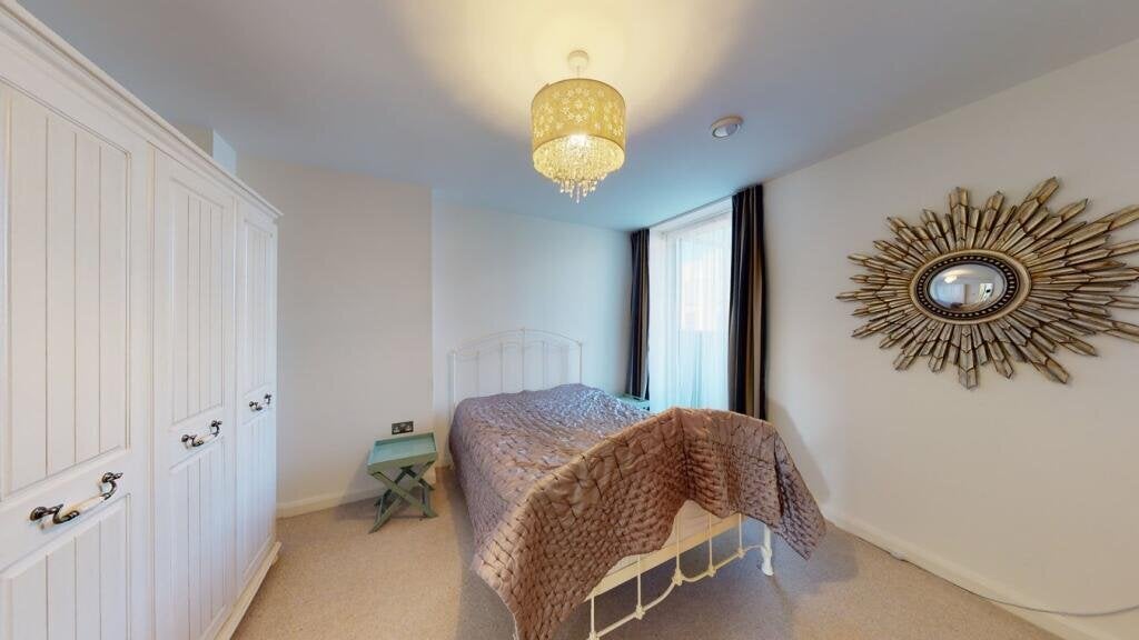 Flat Chandlers Avenue in Greater London