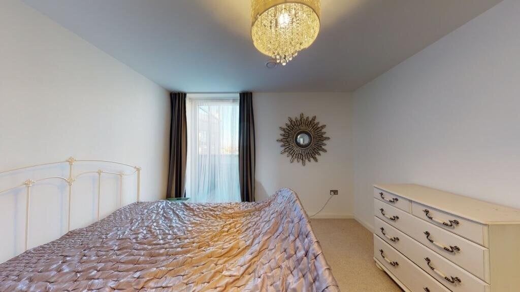 Flat Chandlers Avenue in Greater London