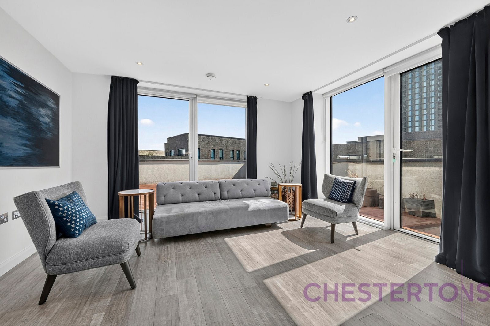 Flat Chandlers Avenue in Greater London