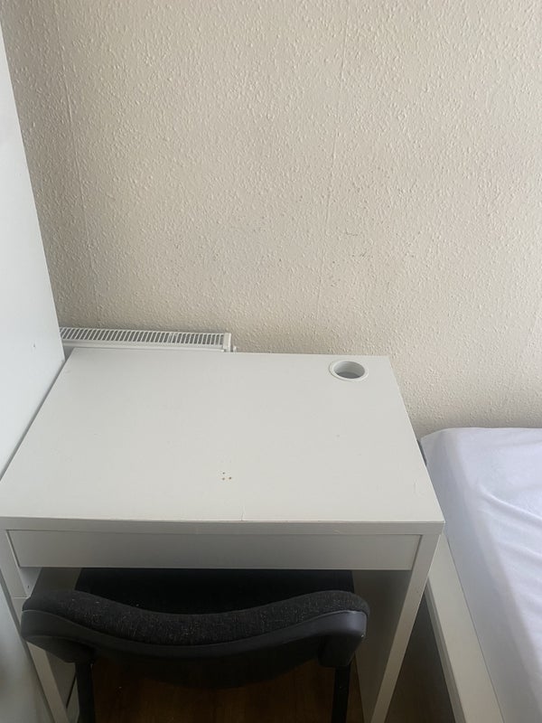 Room Burges Road in Greater London