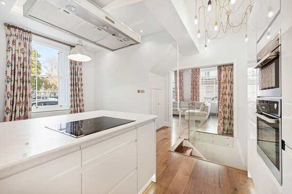 Flat Cumberland Street in City of Westminster