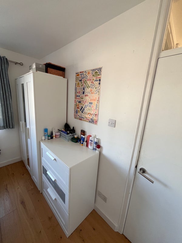 Room Ellsworth Street in Greater London